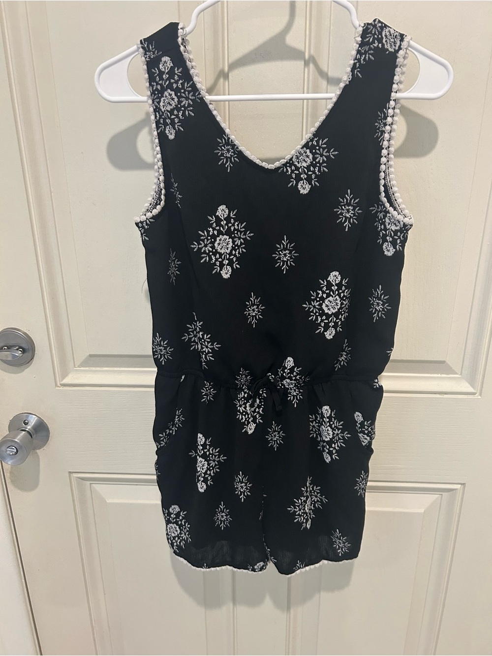 paper doll Black Floral Sleeveless Tie-Waist Romper